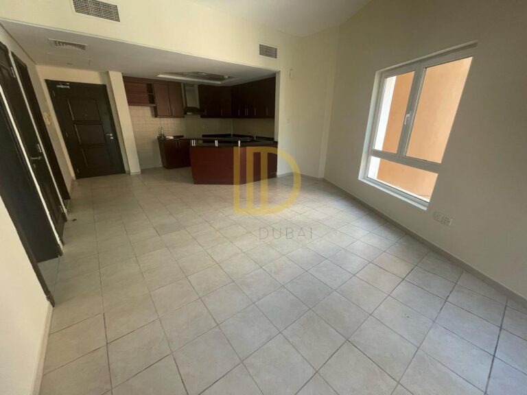 1 Bed + Storage | V-Type | Vacant | Close to Metro