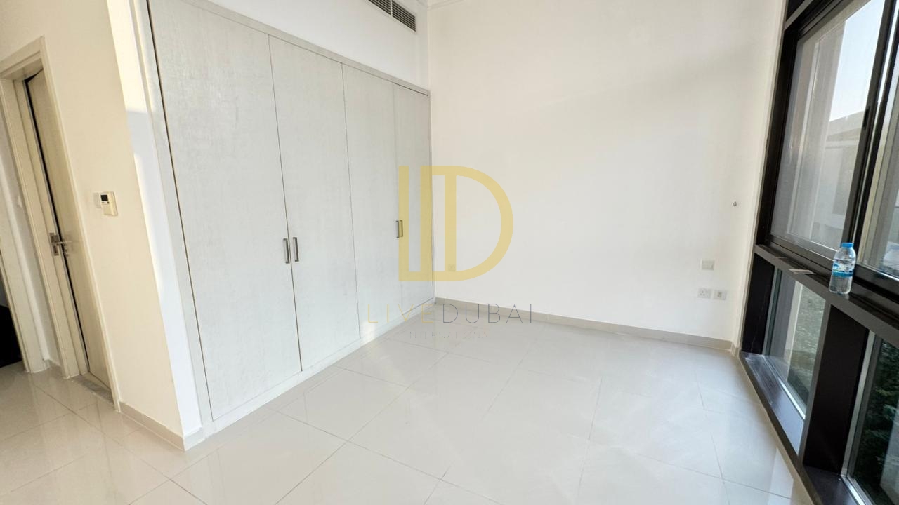 Corner Unit – Well Maintained – Spacious