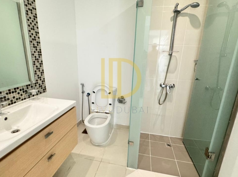 Corner Unit – Well Maintained – Spacious