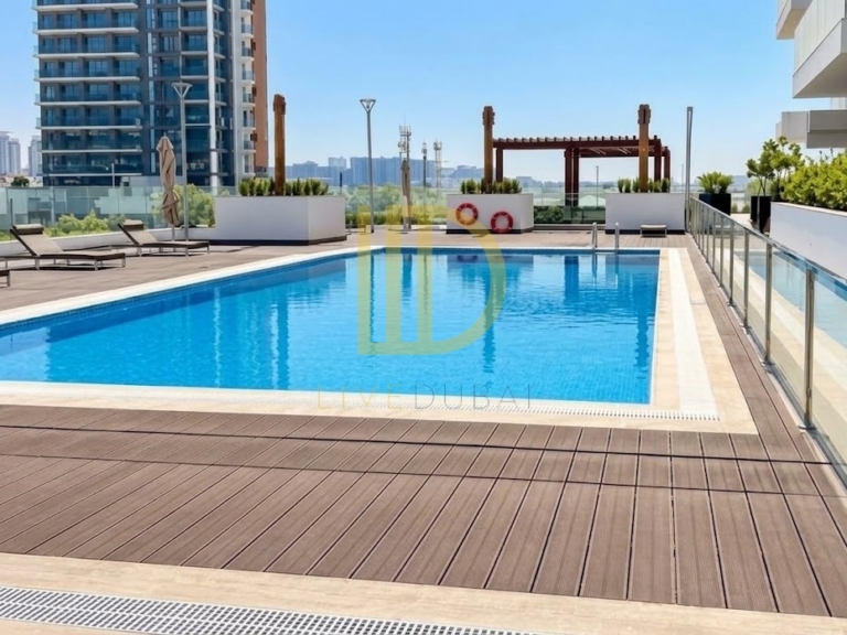 SPACIOUS 1 BR | MODERN UNIT | POOL VIEW | VACANT