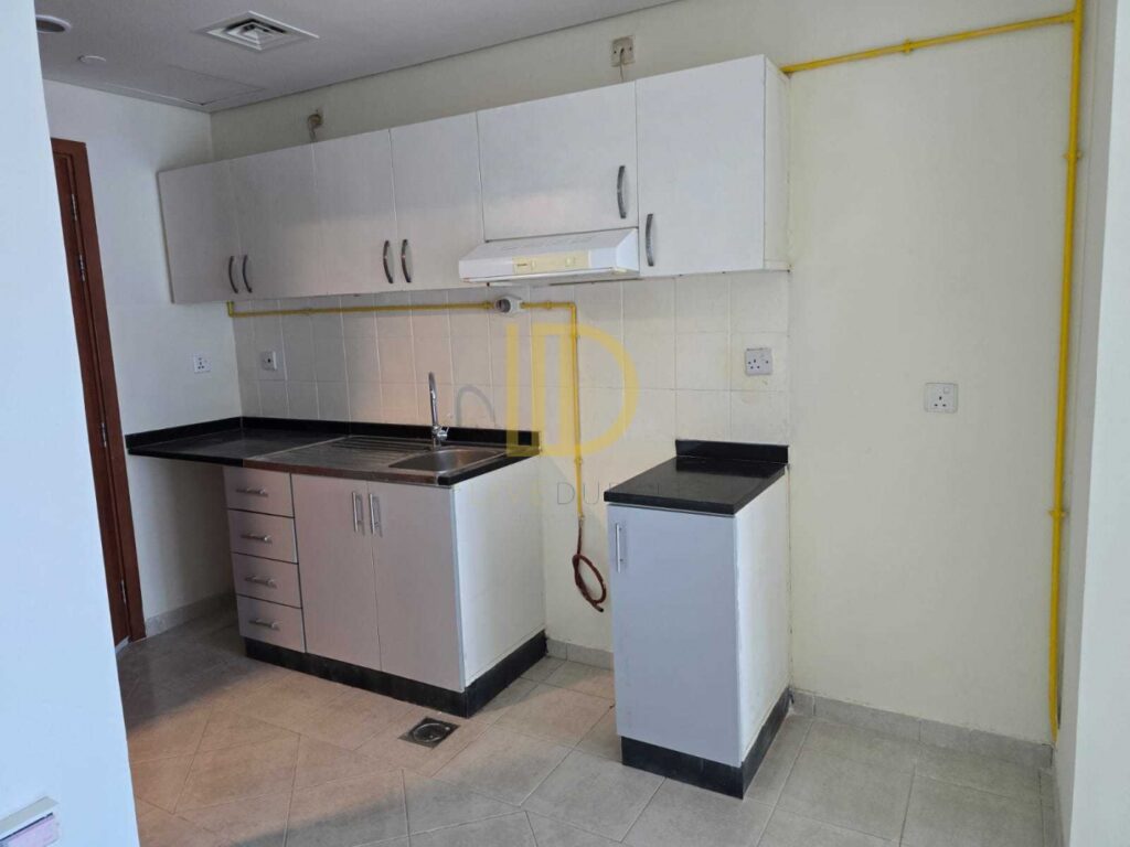 Studio apartment in The Crescent C