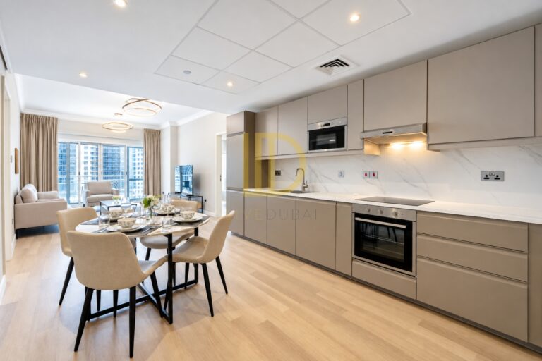 Two-bedroom apartment in Lake View