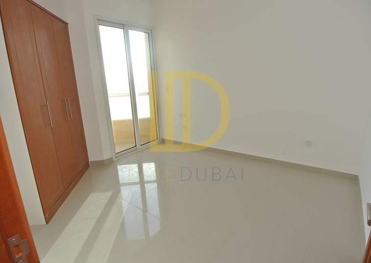 Spacious 1 Bed | High Floor | Parking | Vacant