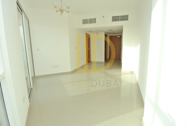 Spacious 1 Bed | High Floor | Parking | Vacant