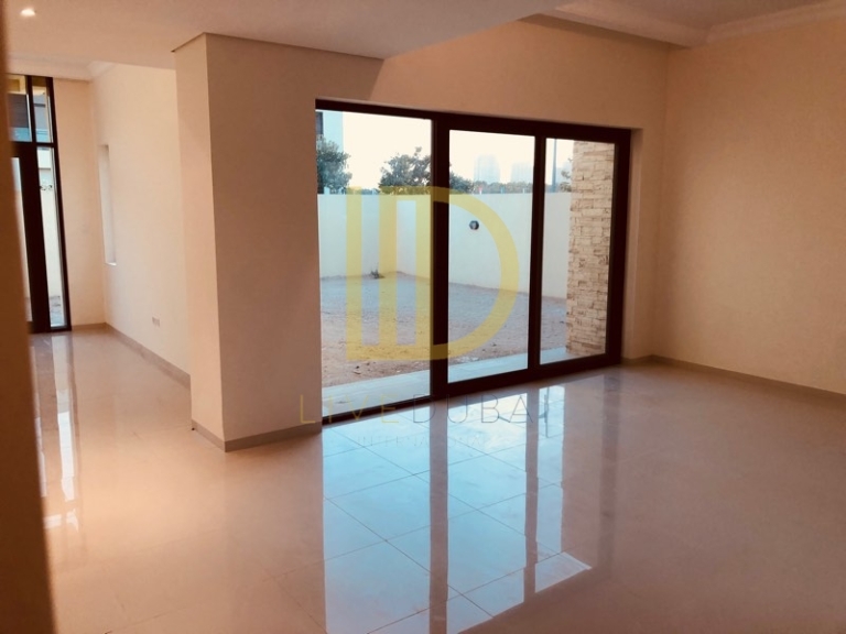 Large Plot I Spacious I Close to Park
