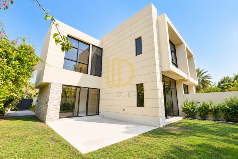Four-bedroom villa in Silver Springs 1