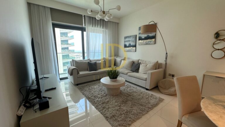 Sea View – Furnished – Beach Access – Spacious