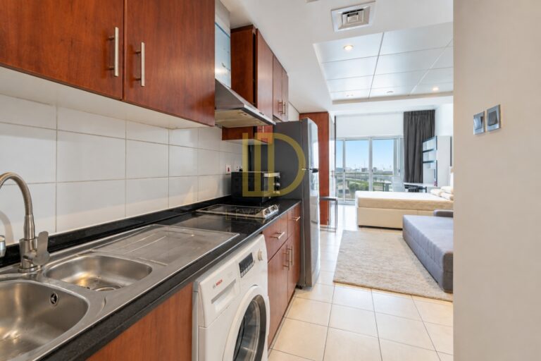 Furnished | Low Floor | Close to Metro | Vacant