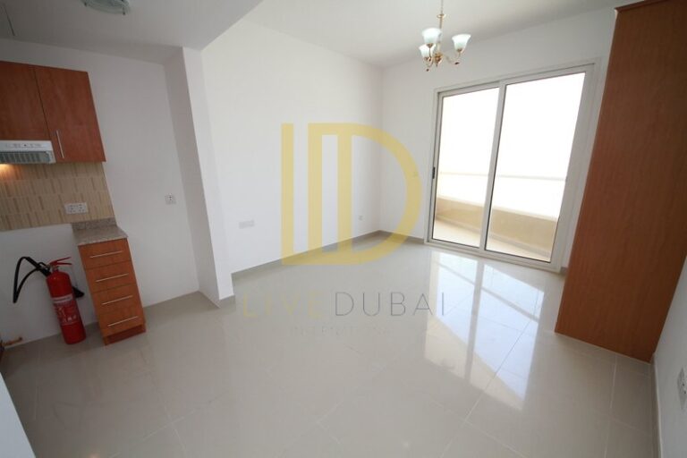 Studio apartment in Lakeside Tower D