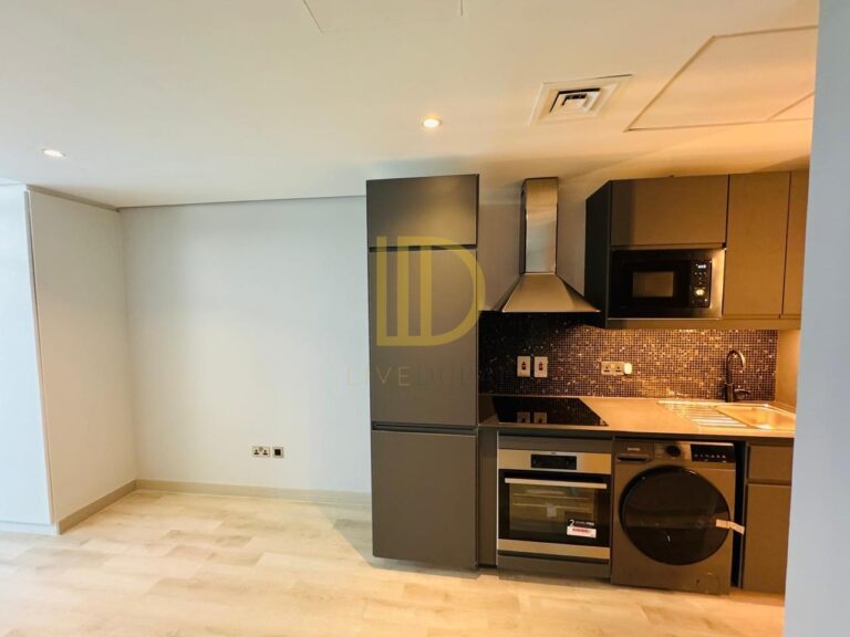 Fully Renovated | High Floor | Near Metro | Multiple Chqs