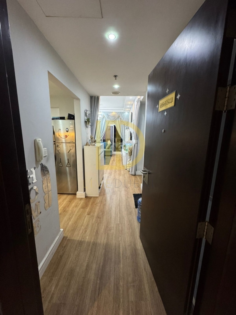 Upgraded 2 Bed | 2 Parking | Balcony | Must See |