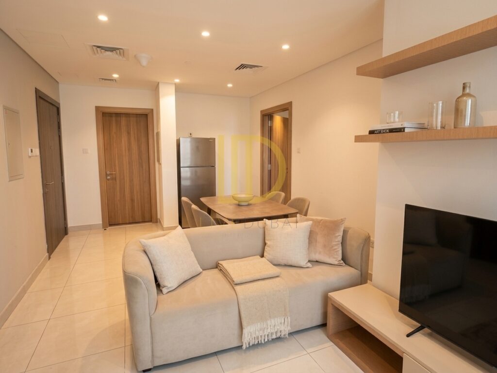 One-bedroom apartment in Blue Waves Tower