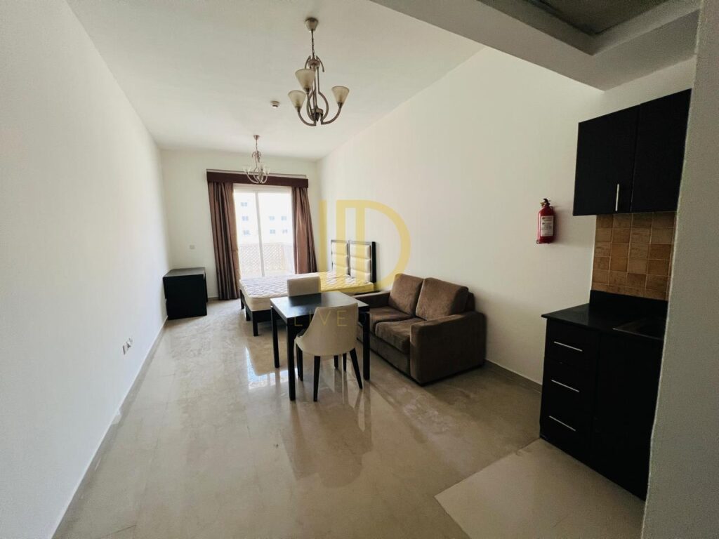Studio apartment in Hanover Square