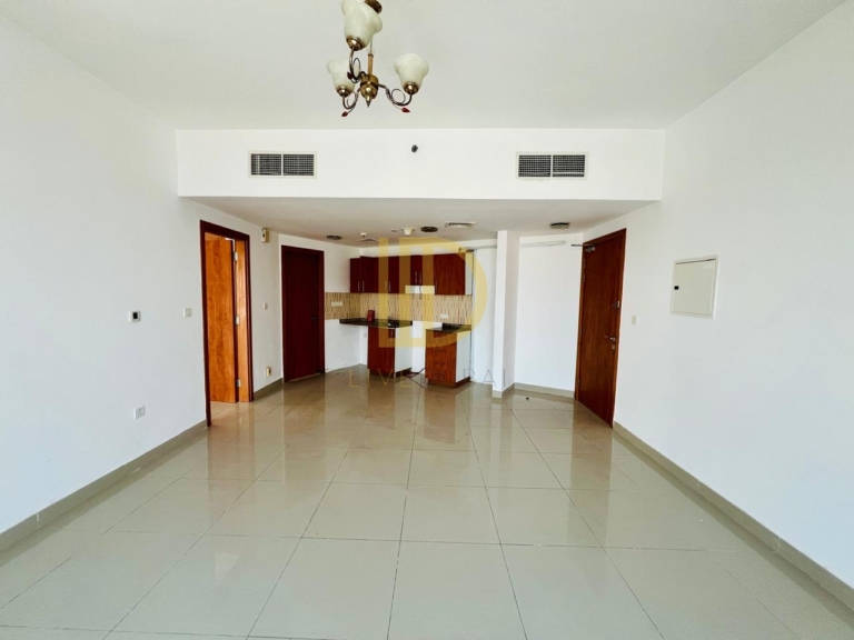 Vacant I High Floor I No Balcony I Spacious