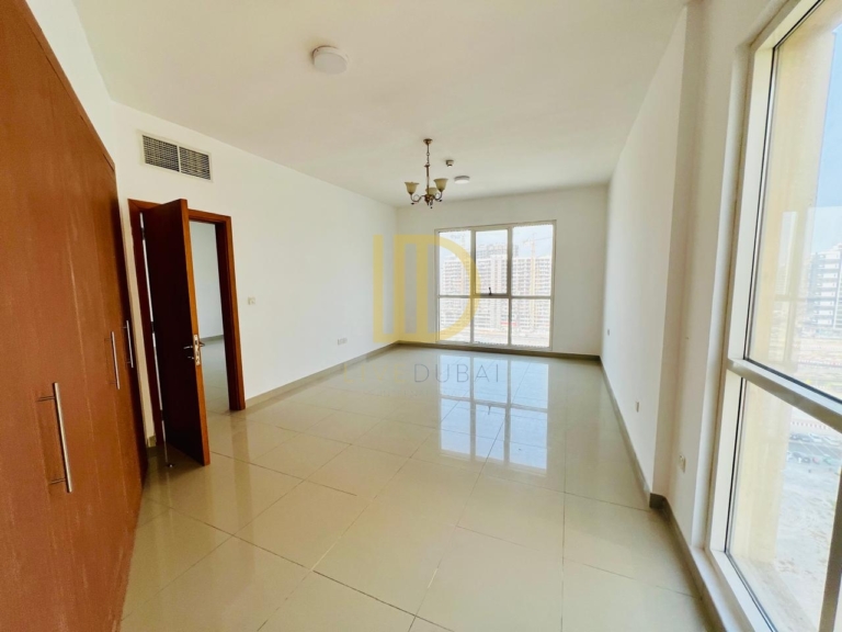 Vacant I High Floor I No Balcony I Spacious