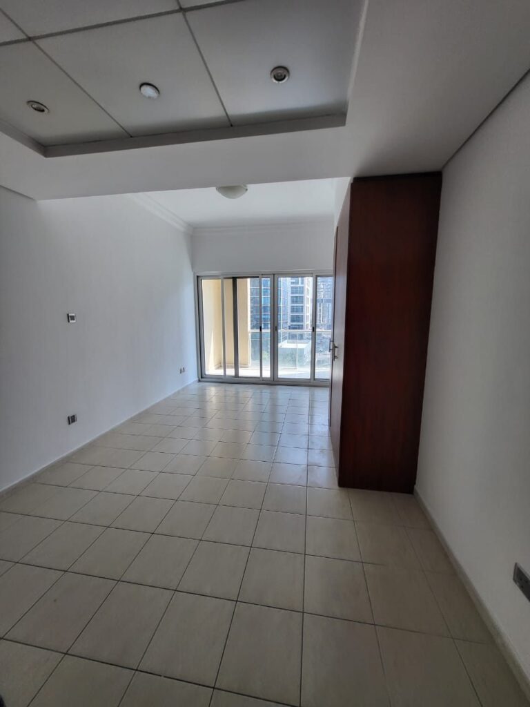 Main room before the renovation, Lake View Tower, JLT