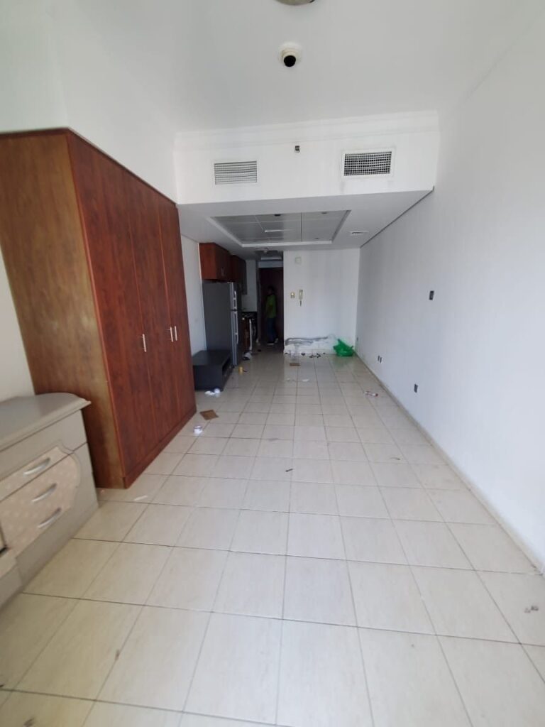 Main room before the renovation, Lake View Tower, JLT