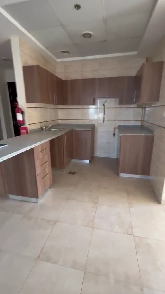 Kitchen before the renovation, Preatoni Tower, JLT