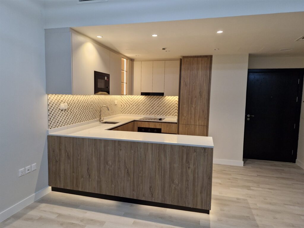 Kitchen after the renovation, Remraam, Dubailand